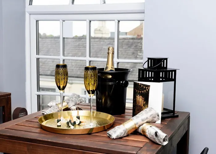 The Penthouse Gathering - Town Centre - Sleeps Up To 16