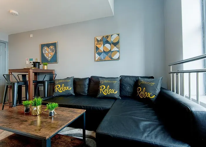 The Penthouse Gathering - Town Centre - Sleeps Up To 16