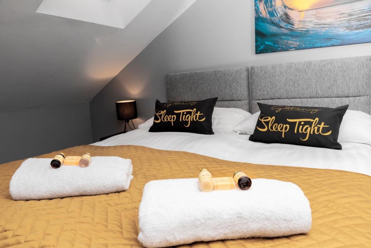 The Penthouse Gathering - Town Centre - Sleeps Up To 16 Apartment *