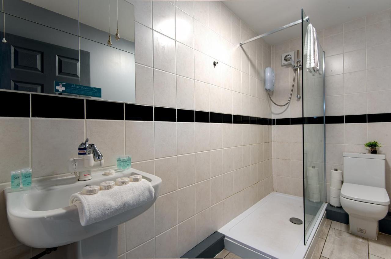 Apartment The Penthouse Gathering - Town Centre - Sleeps Up To 16 Wrexham
