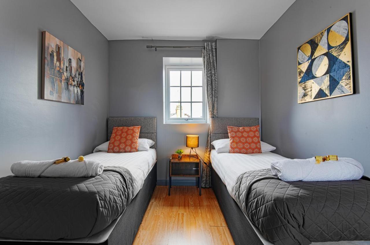 Apartment The Penthouse Gathering - Town Centre - Sleeps Up To 16