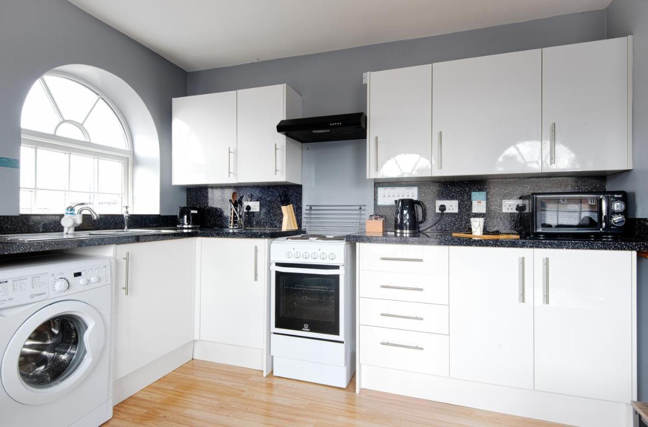 The Penthouse Gathering - Town Centre - Sleeps Up To 16 Apartment